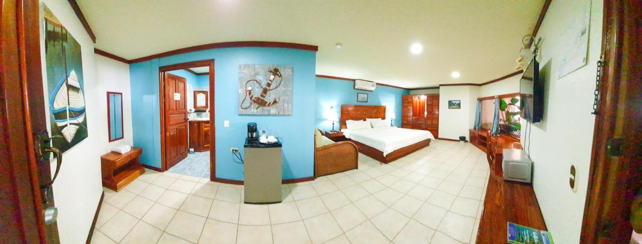 Fish Hook Marina Hotel Golfito Exterior photo