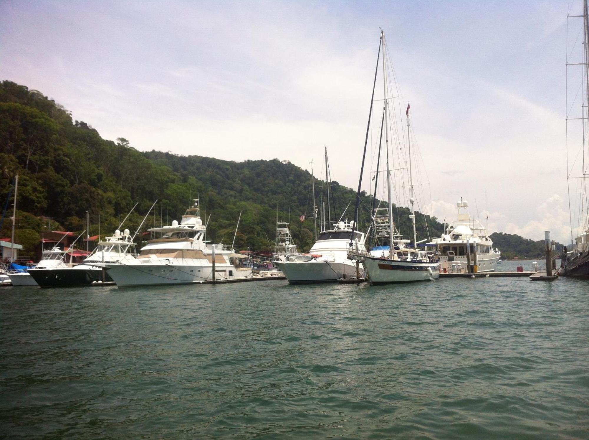 Fish Hook Marina Hotel Golfito Exterior photo