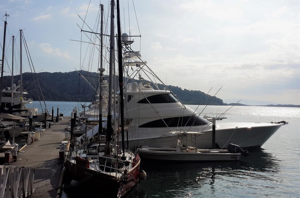 Fish Hook Marina Hotel Golfito Exterior photo
