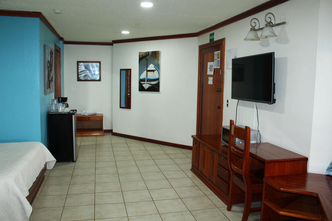 Fish Hook Marina Hotel Golfito Exterior photo
