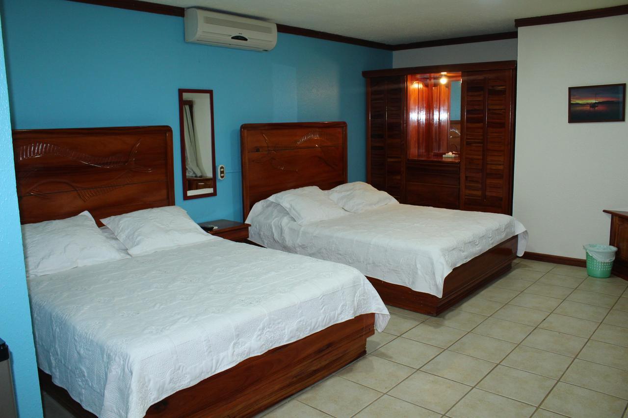 Fish Hook Marina Hotel Golfito Exterior photo